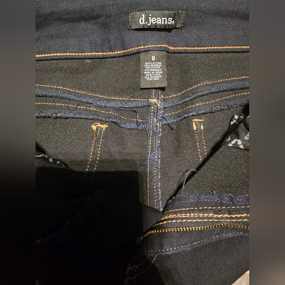 Jeans - Picture 2 of 3